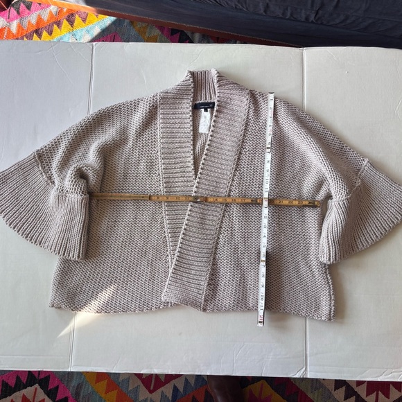 Isabel Marant Wool cardigan 
Oversized with shawl collar and big bell sleeves - Picture 8 of 11